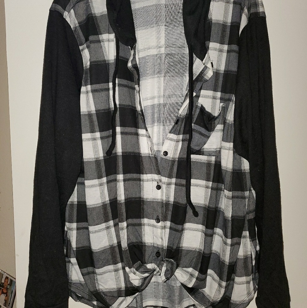 Thin flannel top with hood. Ties in front